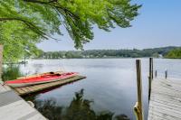 Close to Colleges Worcester Apt with Lake Access! - Bed and Breakfast