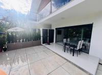 Villa Lakeview Appartment - Bed and Breakfast Leissigen