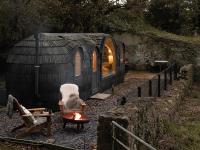 Y Caban - A Luxury Rural Retreat with Seaviews - B&B Amlwch