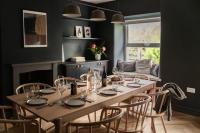 A Beautiful 3 Bedroom 17th Century Stone cottage - B&B Llanddyfnan