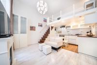 Buda Boutique Mezzanine - Historic Hideaway with AC - B&B Budapest