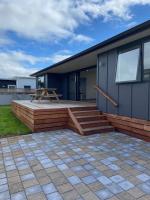 Bubbles Bach-dog friendly, close to beach & shops! - Bed and Breakfast Waihi Beach
