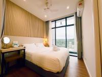 Two-Bedroom Deluxe Apartment with Balcony