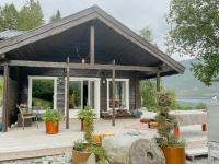 Cozy Modern Cabin In West Norway With View - B&B