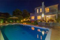 Villa Kate a Dreamy Summer Escape - B&B Pórto Chéli