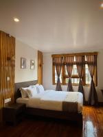 Queen Room with Balcony