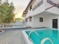 ll EMPYREAN STAY ll SUNFLOWER VILLA ll 3BHK ll AC ll PVT POOL ll FREE WIFI ll - B&B