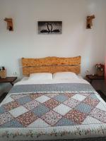 Desculti prin iarba- la 6,6 km de centrul Piatra Neamt - B&B