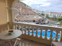 One-Bedroom Apartment with View