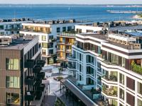 Stylish Waterfront stay with Lounge Terrace & Sauna - B&B Tallin
