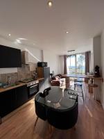 Cap Esterel, T2 pour 4 voyageurs, vue mer, parking et piscine - Bed and Breakfast Saint-Raphaël