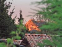 Le rouge Robin - B&B Fougax-et-Barrineuf