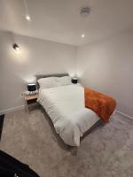 Courtyard High Spec Apartment in Town Centre - Bed and Breakfast Blackburn