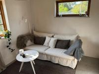 Nybyggt litet stenhus nära havet i Brissund - B&B Visby