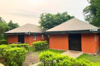 Alaya Stays Nehamrit Glamping Cottage Pet friendly Tent With Outdoor Patio - Bed and Breakfast Murbād