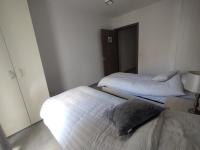 Chambre Lits Jumeaux avec Toilettes Communes
