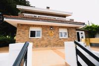 SURFbase Loredo - Bed and Breakfast Lloreda