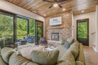 Serenity Peak Lodge by Carolina Mornings - Chambres d'hôtes Waynesville