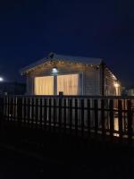 Six Berth- Pet Friendly please ask Free WiFi Private secure decking - Sea front with amazing views Not to be missed - Bed and Breakfast Rhyl
