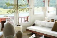 Two-Bedroom Apartment with Lake View