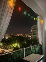 Golden Coast Hideout Flat - Bed and Breakfast Vlorë