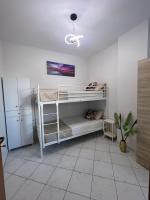 Golden Coast Hideout Flat - Bed and Breakfast Vlorë