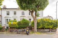 Perfect Brighton getaway near beach, town, station - B&B