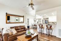 Walk to Rotary Park: LHC Condo w/ Private Patio - Chambres d'hôtes Lake Havasu City