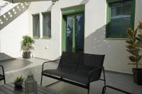 Casa di Keti - Modern Home with Private Yard ,3 Min to the Beach - B&B Chania