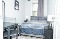 Noir Brighton Beach 2Min Walk to Ocean n Subway Chic Stay - Bed and Breakfast