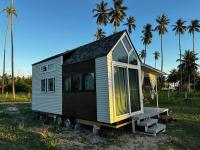 Beachfront Tiny House, Koh Samui, Thailand with FREE Rowboat - Chambres d’hôtes Ko Samui