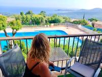 STUDIO POOL HOUSE 2 ETOILES VUE MER PANORAMIQUE AMAZING SEA VIEW WIFI LINGE LINEN INCLUS AIRCONDITIOn - Bed and Breakfast La Croix-Valmer