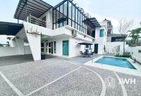 Ipoh Lahat Mines Private Pool Lake Villa by IWH Suites - B&B