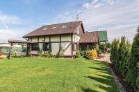 Comfortable holiday home on Lake Jamno, Podamirowo - Bed and Breakfast