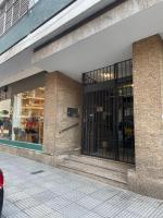 Pequeño y acogedor depto sin cocina, tiene freidora de aire y microondas - B&B Córdoba