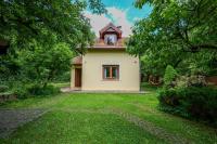 Beautiful house by the river with its own dock - B&B Rabyně