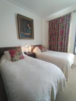 Twin Room with Shower
