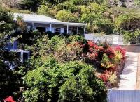 Moonrise Loft Two bedroom house each with en suite bathroom Five min drive to Falmouth Harbor - Chambres d’hôtes Matthews