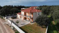 Holiday House Calma - B&B Petrcane