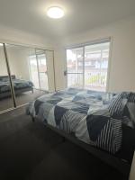 Queen Room with Private Balcony - SW4 - B&B Wentworthville