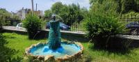 Studio with Garden and Fountain View