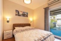 One-Bedroom Apartment with Balcony