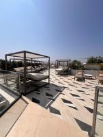 Corner 1 Bed Apart in Mercury Suites with Rooftop Pool Seasonal - Chambres d'hôtes San Ġiljan