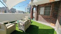 10 seconds to the subway station, 15 minutes to Gangnam, 20 minutes to Jamsil, 3 bedrooms, 2 bathrooms - Chambres d'hôtes Séoul