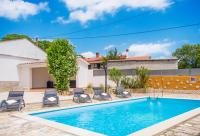 Villa Roži, a charming renovated Istrian house with pool - Chambres d'hôtes Pifari