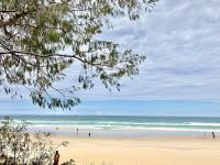 L21 Ocean View Studio SUPER King bed - B&B Gold Coast