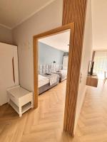 APARTAMENT CEGLANA 55, przy szpitalu okulistycznym, darmowe miejsce w garażu podziemnym, udogodnienia dla niepełnosprawnych - Chambres d'hôtes Katowice