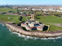 Spacious Modern Beachfront Apartment with Parking - B&B Portsmouth