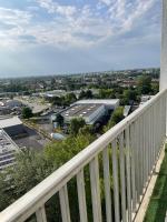 En hauteur, au pied du métro & 7mn du centre Lille - B&B Mons-en-Barœul