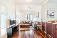 Scarness Cottage - Serene Queenslander by the Sea - Ferienwohnung Scarness
